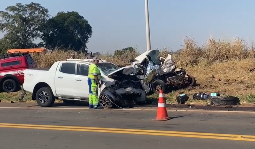 Duas pessoas morrem em acidente em rodovia