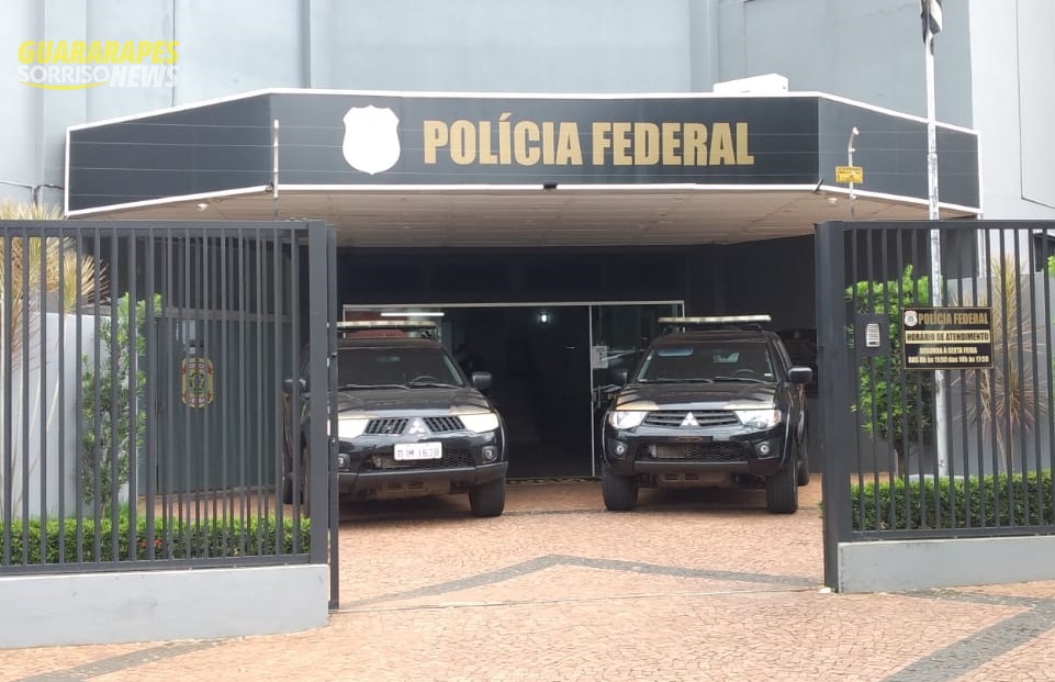 Policial rodoviário federal é preso com 548 celulares contrabandeados