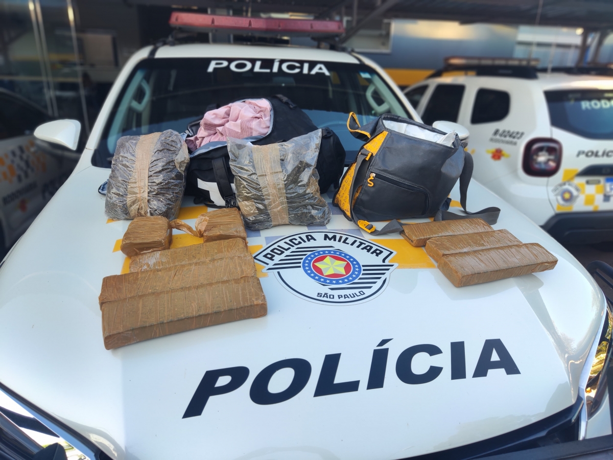 Polícia Militar Rodoviária prende passageira com drogas em rodovia de Araçatuba