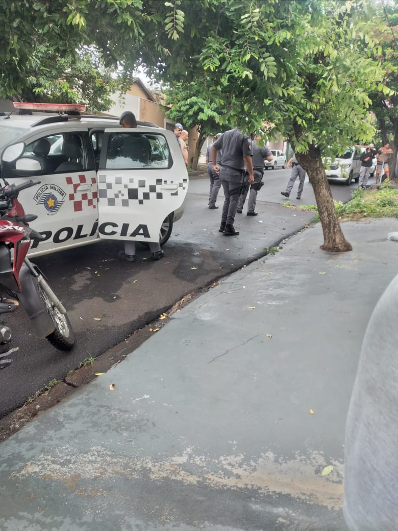 Mulher é morta a tiros no bairro Santa Luzia, em Araçatuba.