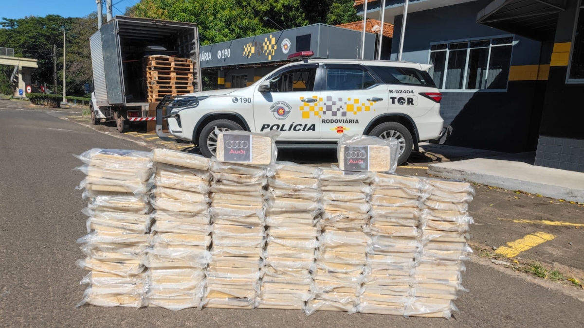 HOMEM É PRESO COM GRANDE QUANTIDADE DE PASTA BASE DE COCAÍNA PELA POLÍCIA MILITAR RODOVIÁRIA