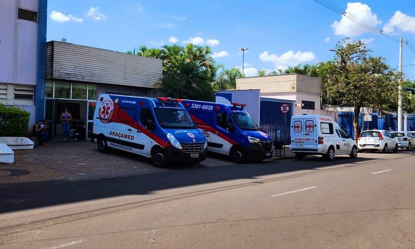 MÃE CAPOTA CARRO APÓS TENTAR SOCORRER CRIANÇA QUE SE AFOGOU EM CASA EM GUARARAPES