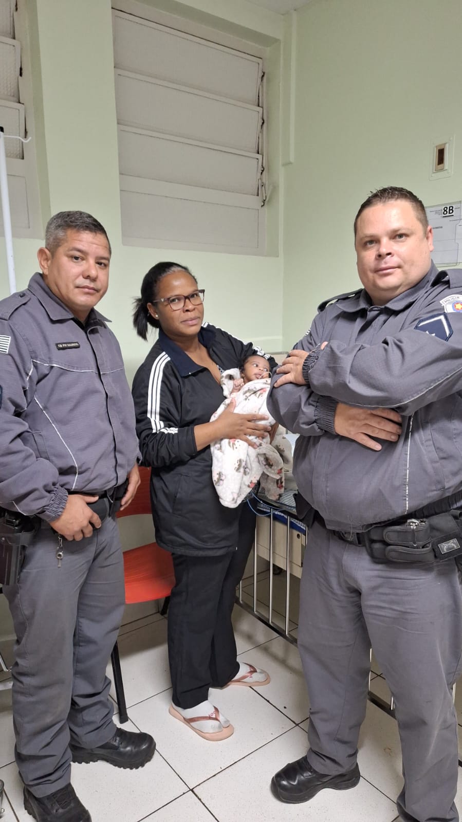 Policiais militares salvam criança recém-nascida no bairro Pinheiros em Araçatuba