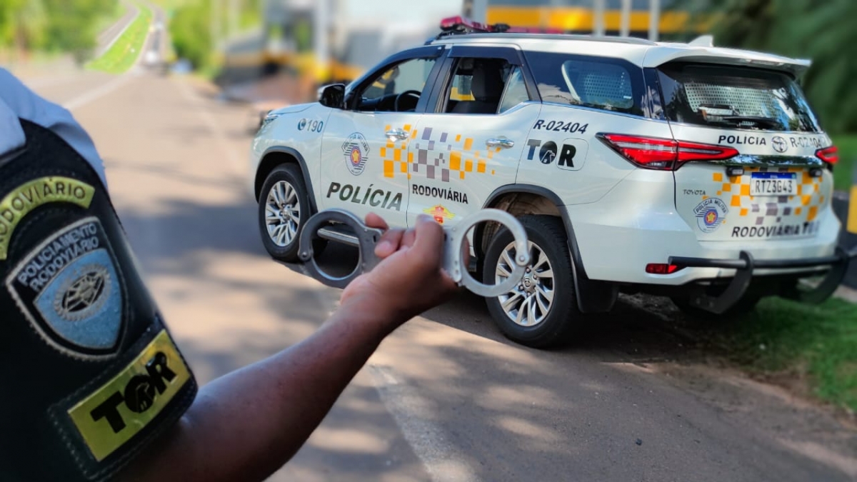 POLÍCIA MILITAR RODOVIÁRIA PRENDE HOMEM CONDENADO E PROCURADO POR ESTUPRO DE VULNERÁVEL EM RODOVIA