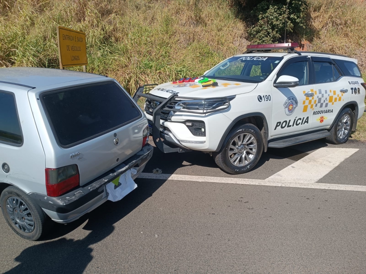 Polícia Militar Rodoviária apreende várias máquinas de cartões.