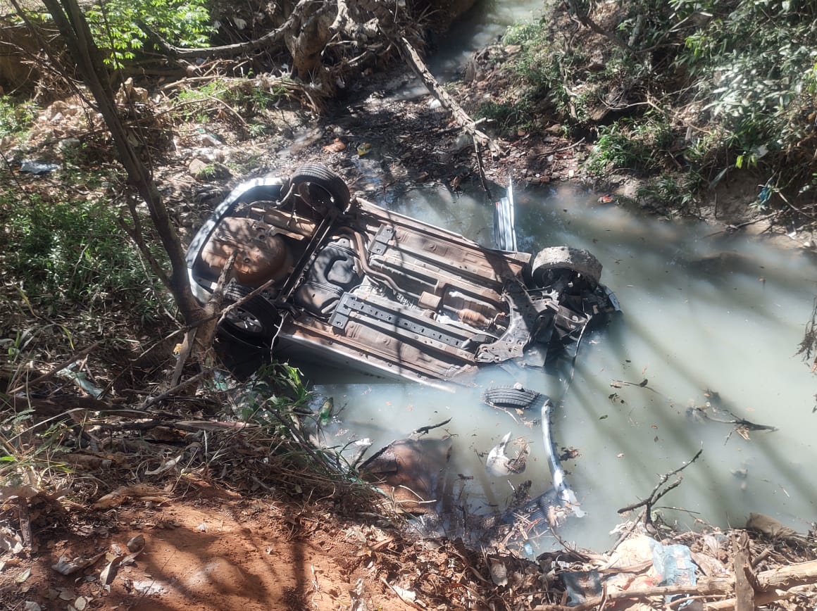 Idosa morre após carro cair em poço no bairro São Rafael em Araçatuba