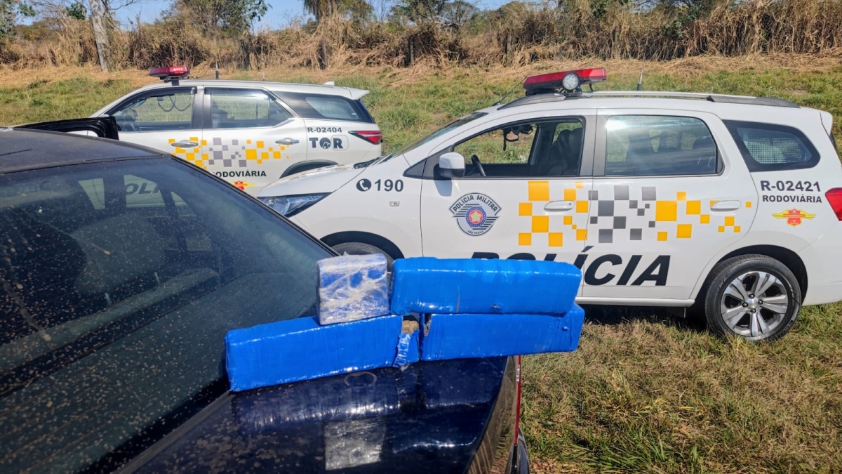 Polícia Militar Rodoviária prende homem por tráfico de drogas e apreende tijolos de maconha